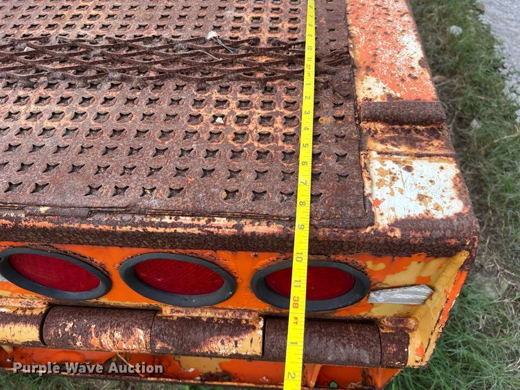 image for item DQ2315 2003 Trail King TK70HT drop deck equipment trailer