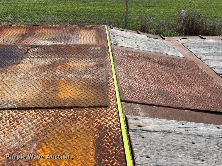 image for item DQ2315 2003 Trail King TK70HT drop deck equipment trailer