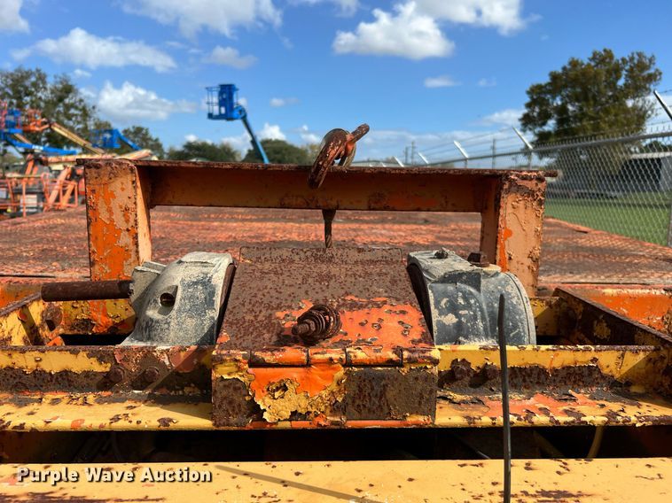 image for item DQ2315 2003 Trail King TK70HT drop deck equipment trailer