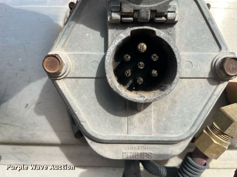 image for item DQ2342 2004 Great Dane 7-11TP-SA  dry van trailer