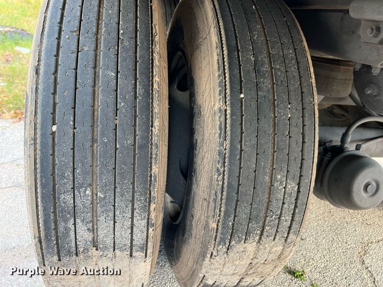 image for item DQ2342 2004 Great Dane 7-11TP-SA  dry van trailer