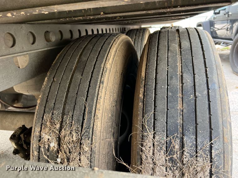 image for item DQ2342 2004 Great Dane 7-11TP-SA  dry van trailer