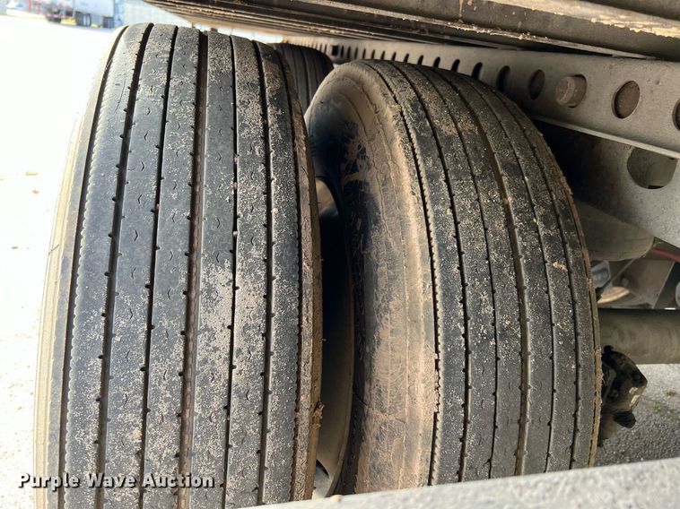 image for item DQ2342 2004 Great Dane 7-11TP-SA  dry van trailer