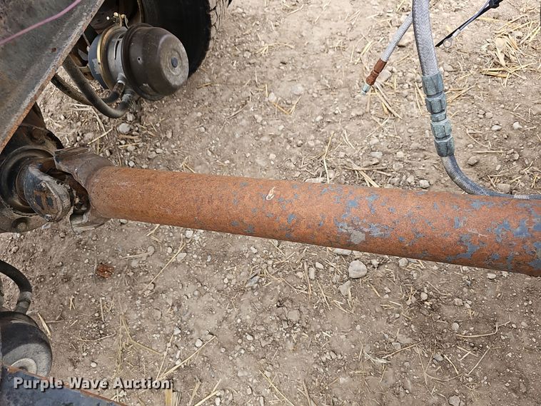 image for item DR5931 1987 International S2300  semi truck