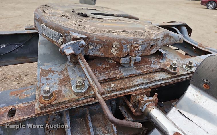 image for item DR5931 1987 International S2300  semi truck