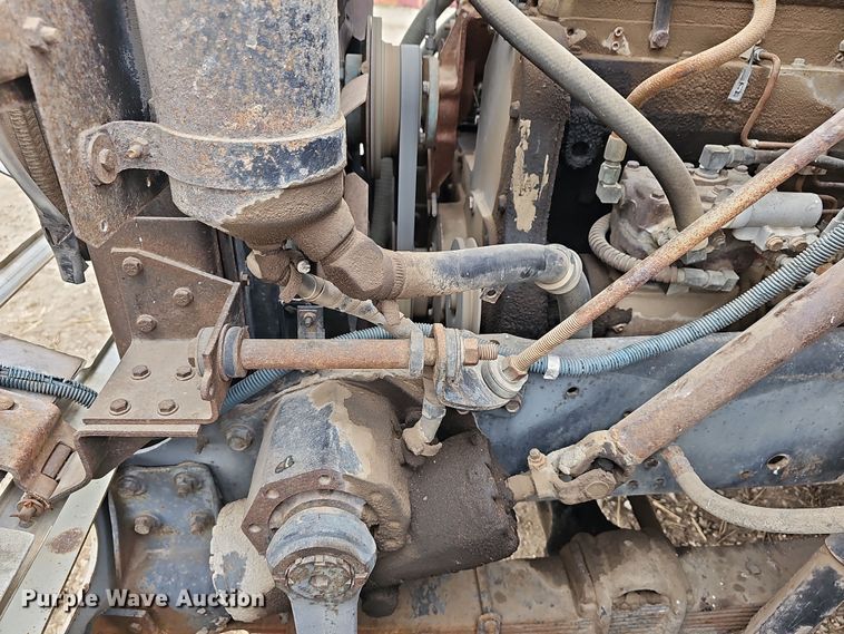 image for item DR5931 1987 International S2300  semi truck