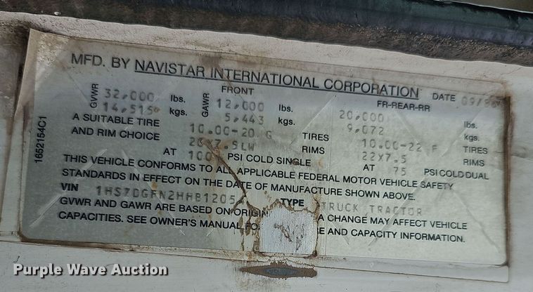 image for item DR5931 1987 International S2300  semi truck