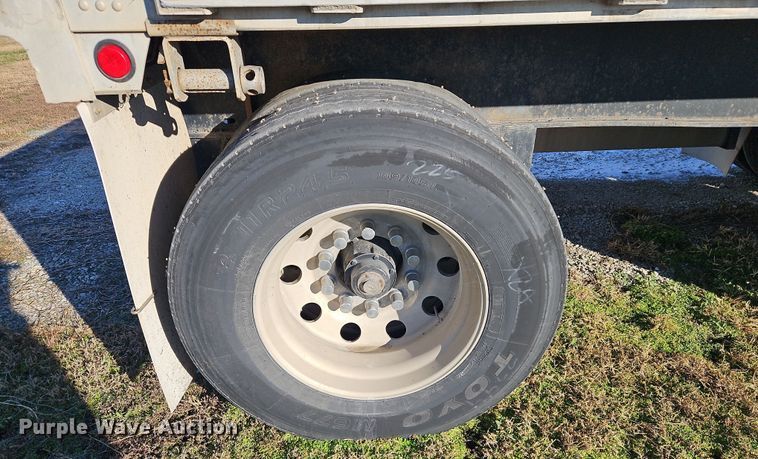 image for item LB9623 2007 Utility FS2CHA  flatbed trailer