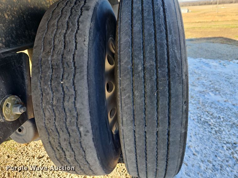 image for item LB9623 2007 Utility FS2CHA  flatbed trailer