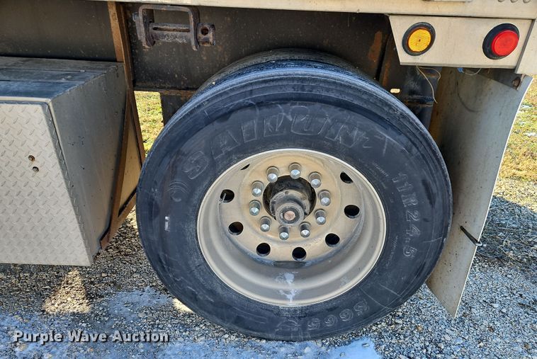 image for item LB9623 2007 Utility FS2CHA  flatbed trailer