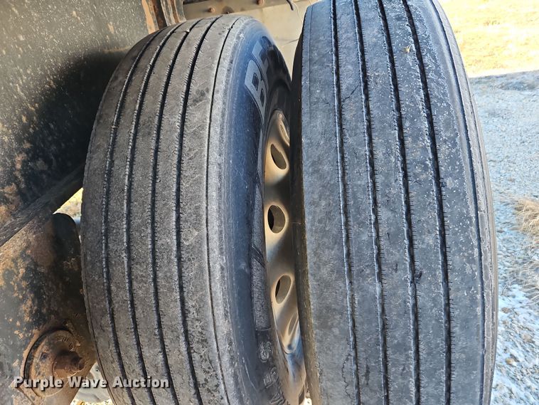 image for item LB9623 2007 Utility FS2CHA  flatbed trailer