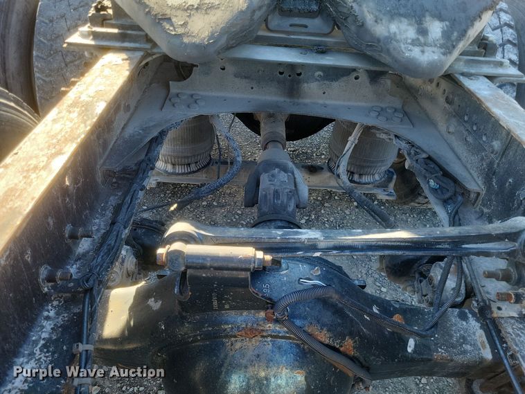 image for item MI9863 2006 Volvo VN Series  semi truck