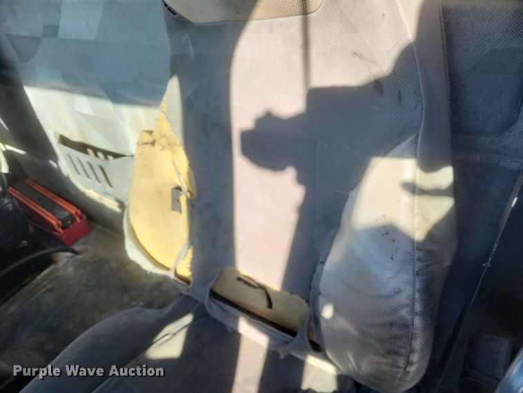 image for item MI9863 2006 Volvo VN Series  semi truck