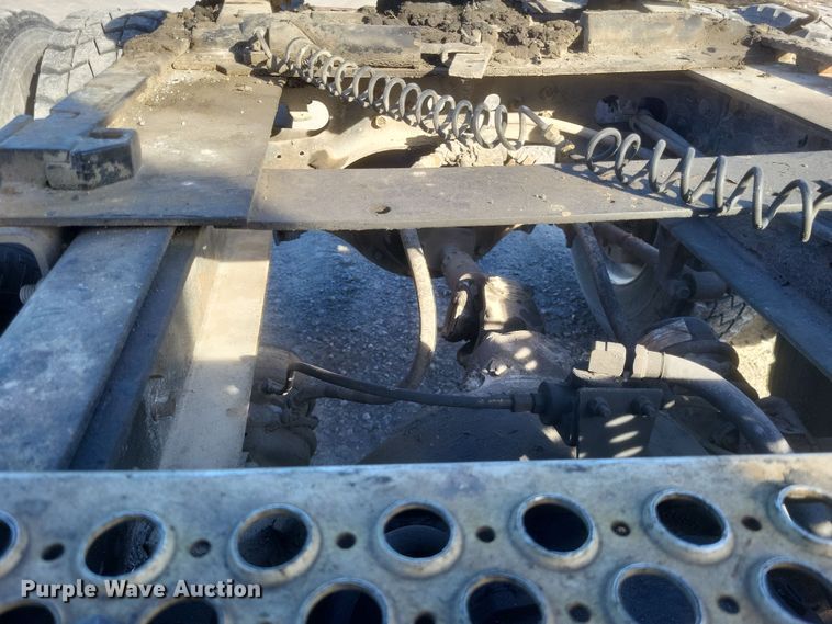 image for item MI9864 1991 International F-8100  semi truck