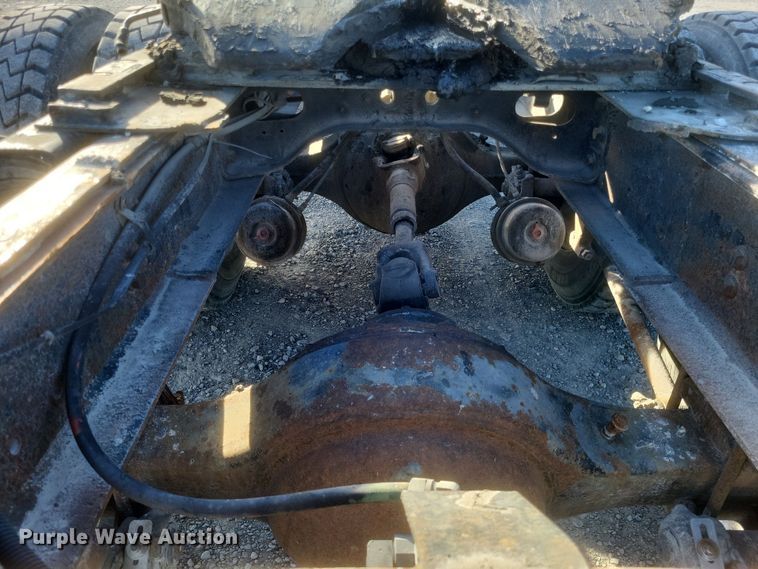 image for item MI9864 1991 International F-8100  semi truck