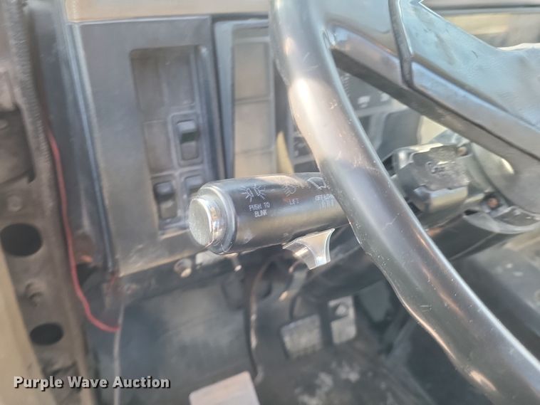 image for item MI9864 1991 International F-8100  semi truck