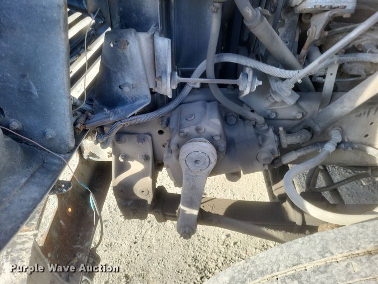 image for item MI9864 1991 International F-8100  semi truck