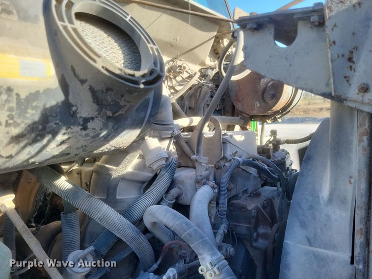 image for item MI9864 1991 International F-8100  semi truck