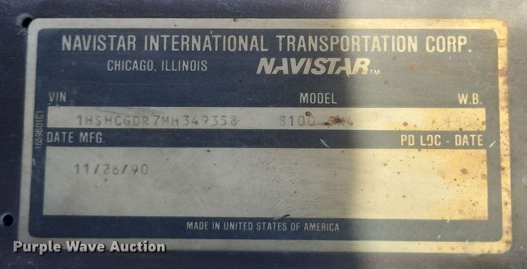 image for item MI9864 1991 International F-8100  semi truck