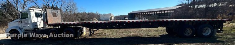 image for item NN9325 2007 International 9200i  semi truck