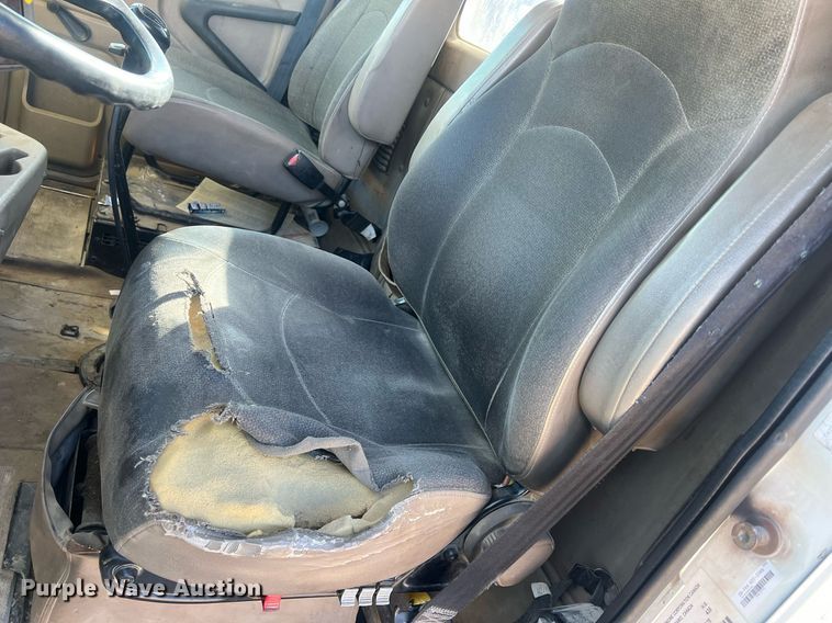 image for item NN9325 2007 International 9200i  semi truck