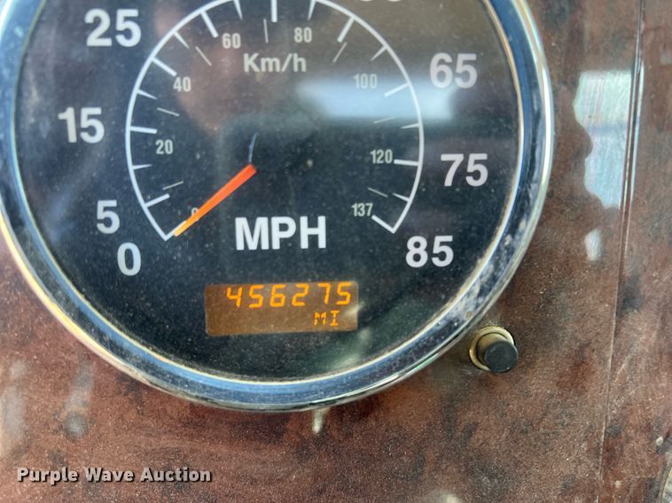 image for item NN9325 2007 International 9200i  semi truck