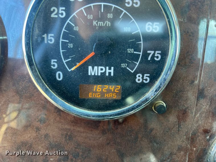 image for item NN9325 2007 International 9200i  semi truck