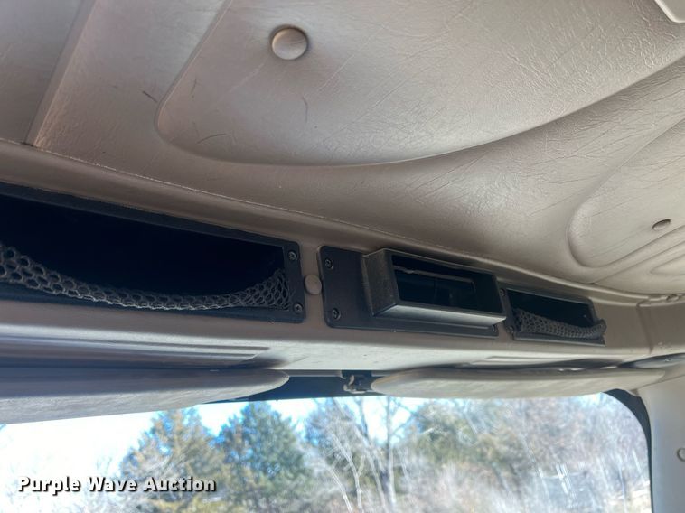 image for item NN9325 2007 International 9200i  semi truck