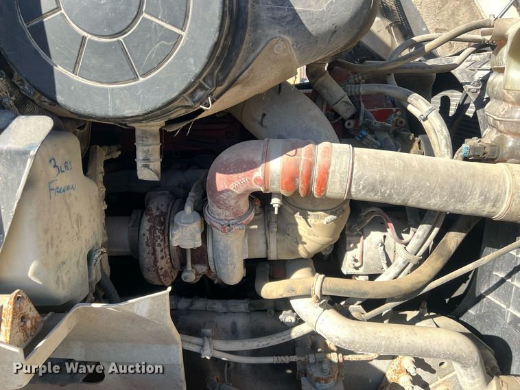 image for item NN9325 2007 International 9200i  semi truck