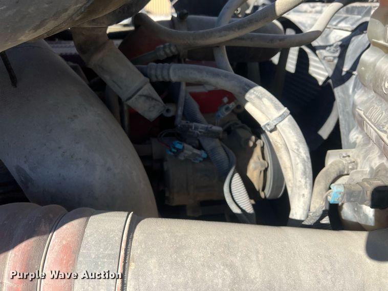 image for item NN9325 2007 International 9200i  semi truck