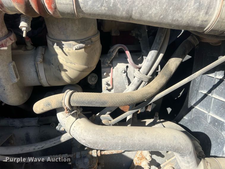 image for item NN9325 2007 International 9200i  semi truck