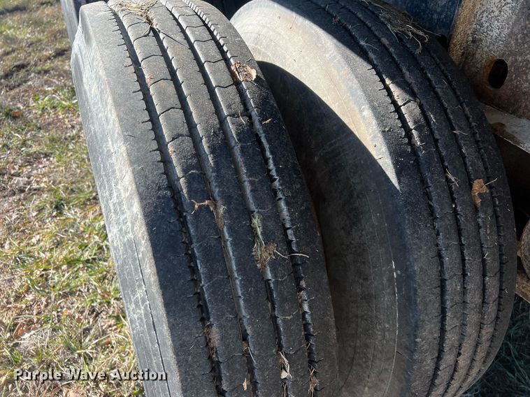 image for item NN9325 2007 International 9200i  semi truck