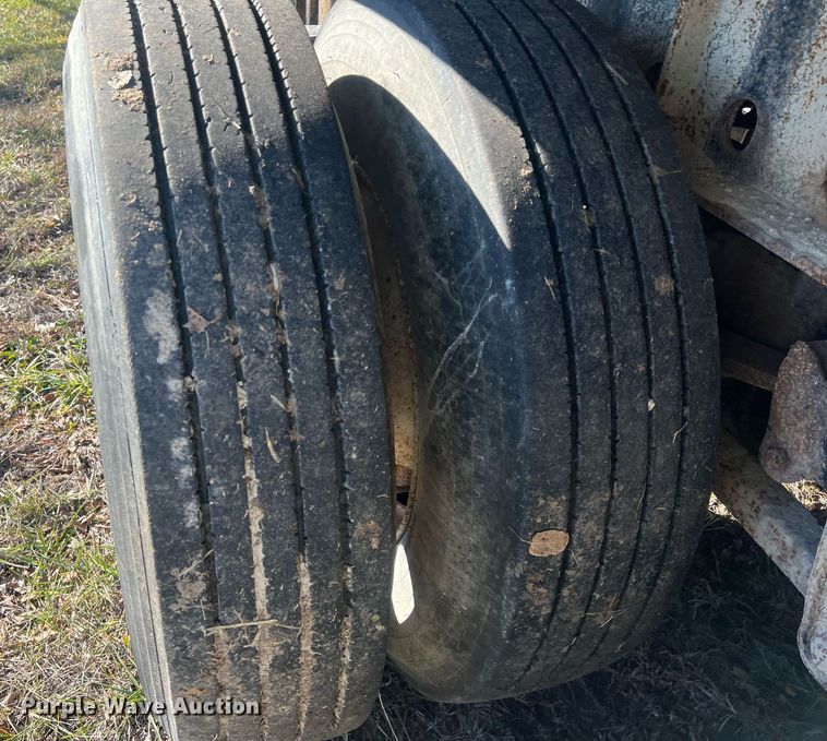 image for item NN9325 2007 International 9200i  semi truck