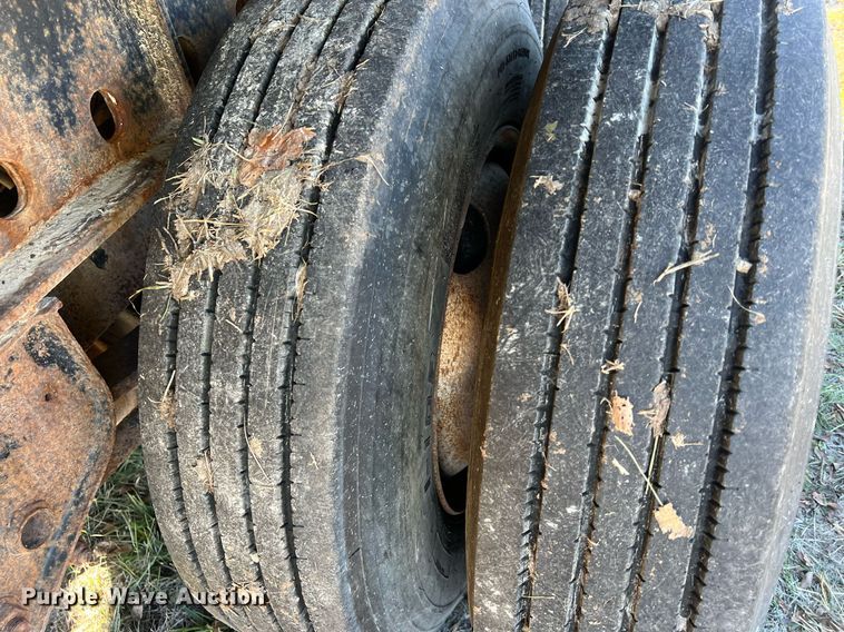 image for item NN9325 2007 International 9200i  semi truck