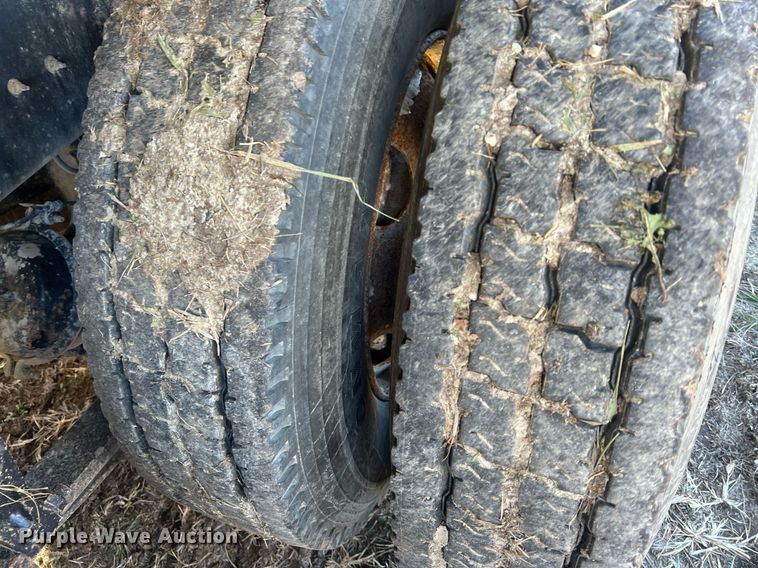 image for item NN9325 2007 International 9200i  semi truck