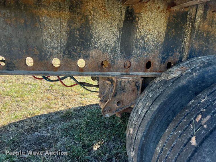 image for item NN9325 2007 International 9200i  semi truck