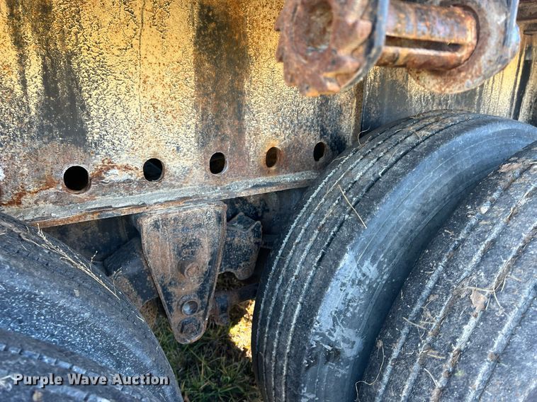 image for item NN9325 2007 International 9200i  semi truck