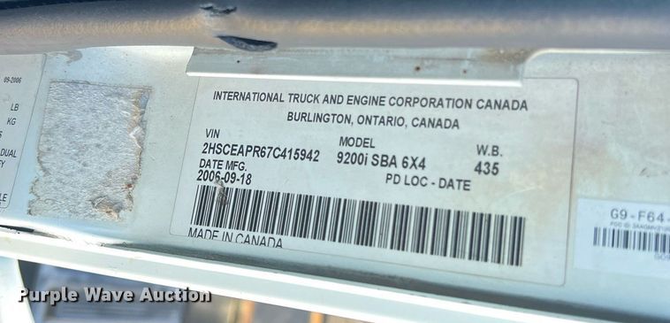 image for item NN9325 2007 International 9200i  semi truck