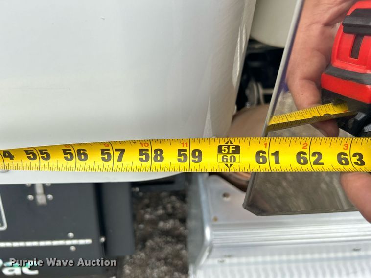 image for item OM9198 2019 Peterbilt 579  semi truck