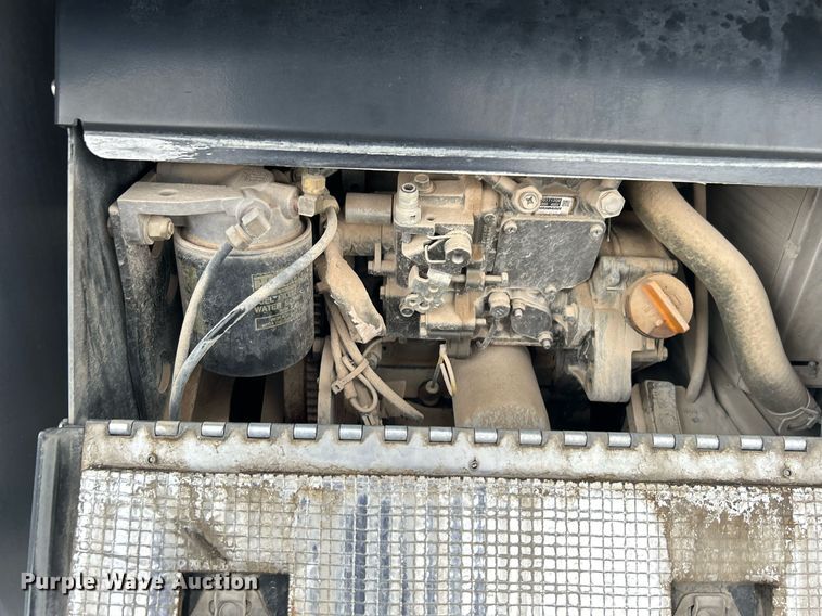 image for item OM9198 2019 Peterbilt 579  semi truck