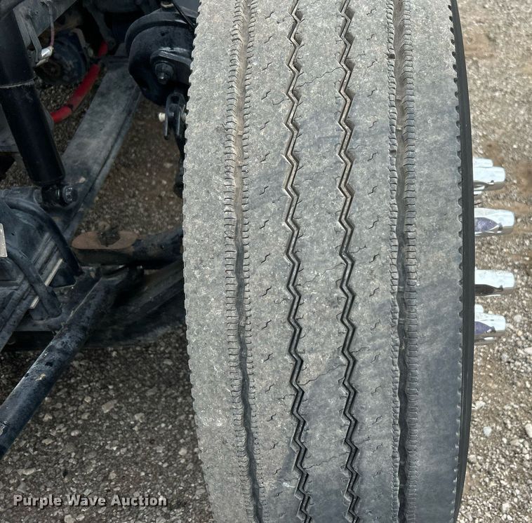 image for item OM9198 2019 Peterbilt 579  semi truck