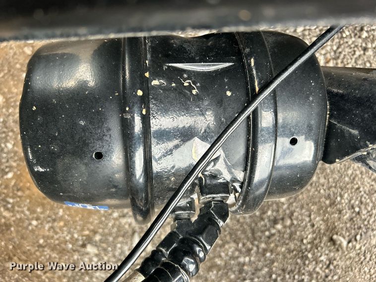 image for item OM9198 2019 Peterbilt 579  semi truck