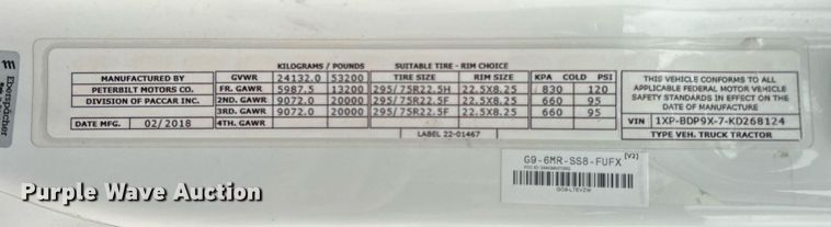 image for item OM9198 2019 Peterbilt 579  semi truck