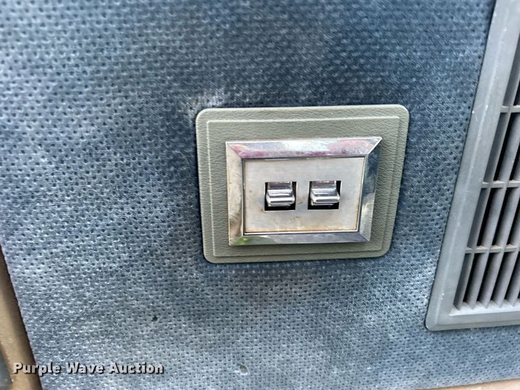 image for item DJ6432 1985 Ford F150  pickup truck