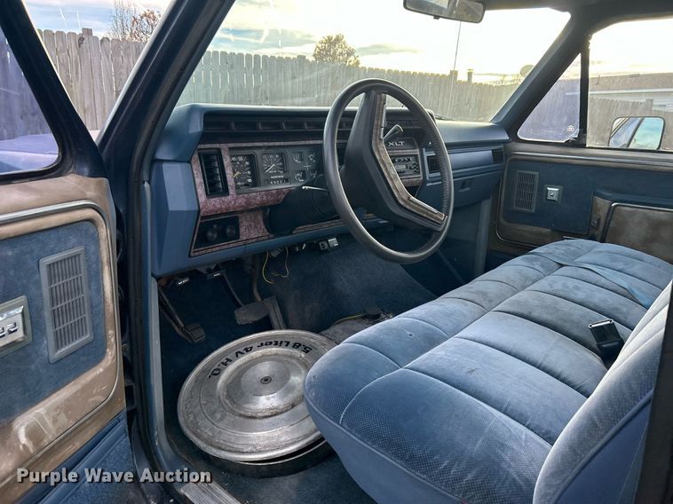 image for item DJ6432 1985 Ford F150  pickup truck