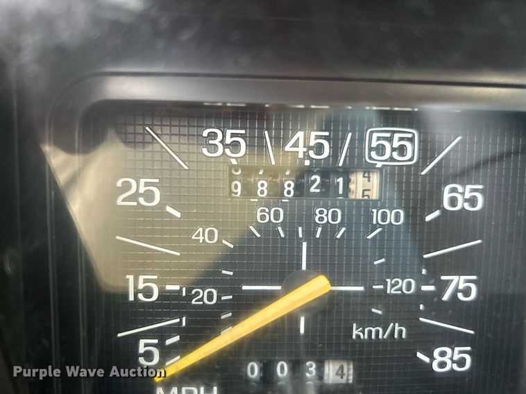 image for item DJ6432 1985 Ford F150  pickup truck