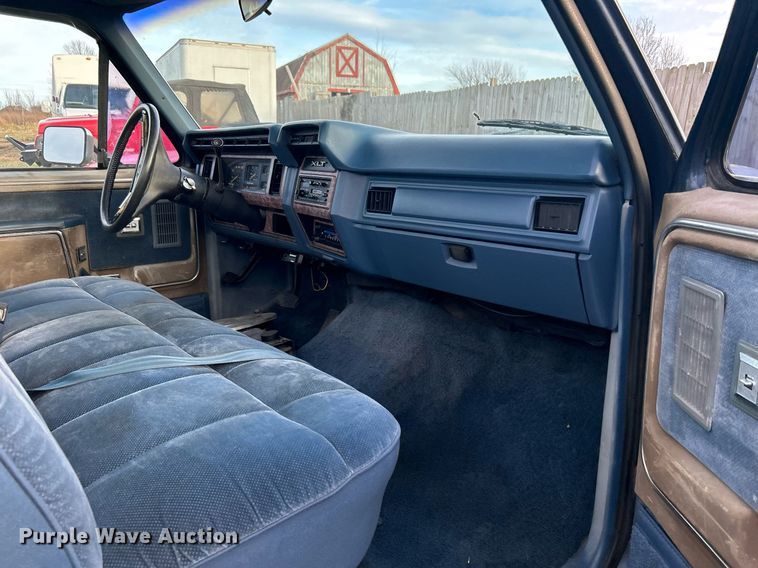 image for item DJ6432 1985 Ford F150  pickup truck