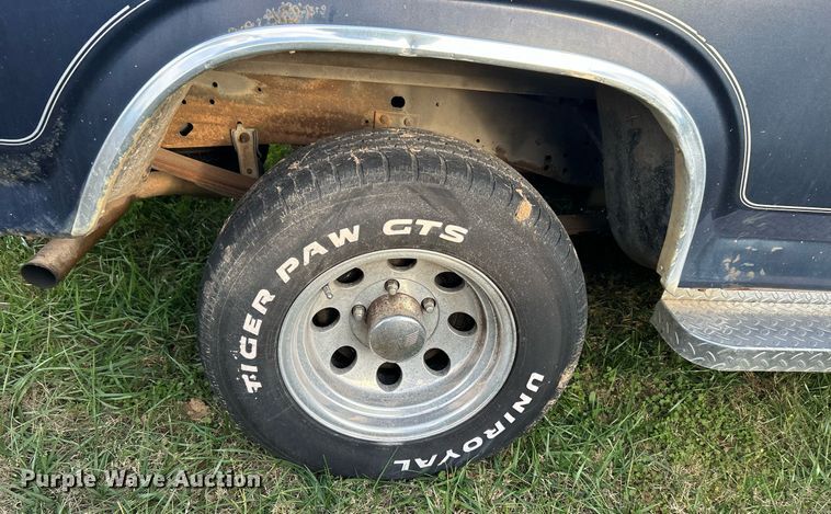 image for item DJ6432 1985 Ford F150  pickup truck