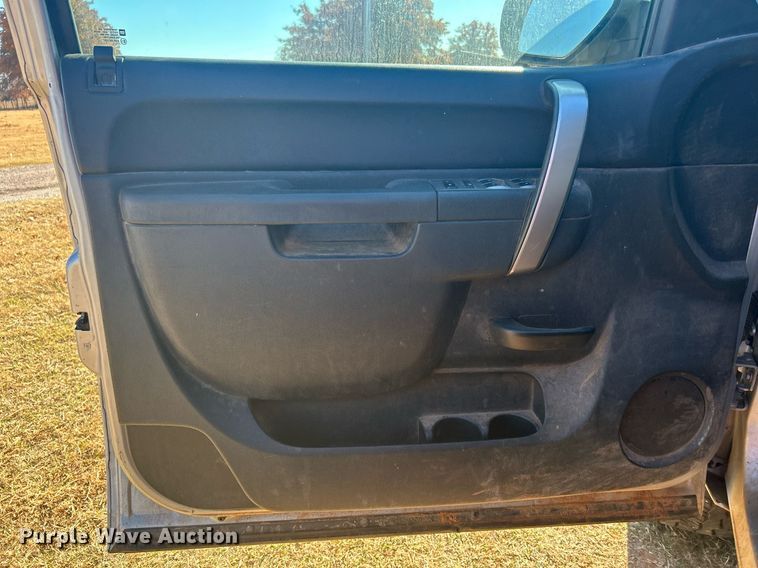 image for item DJ6483 2012 GMC Sierra 1500  Ext. Cab pickup truck