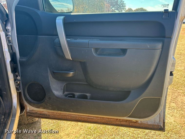 image for item DJ6483 2012 GMC Sierra 1500  Ext. Cab pickup truck